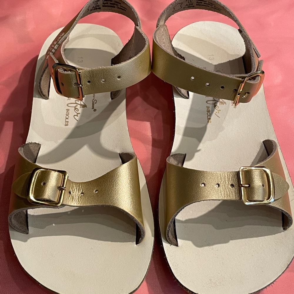 Salt water style shoes “Surfer Split Leather Insoles.”